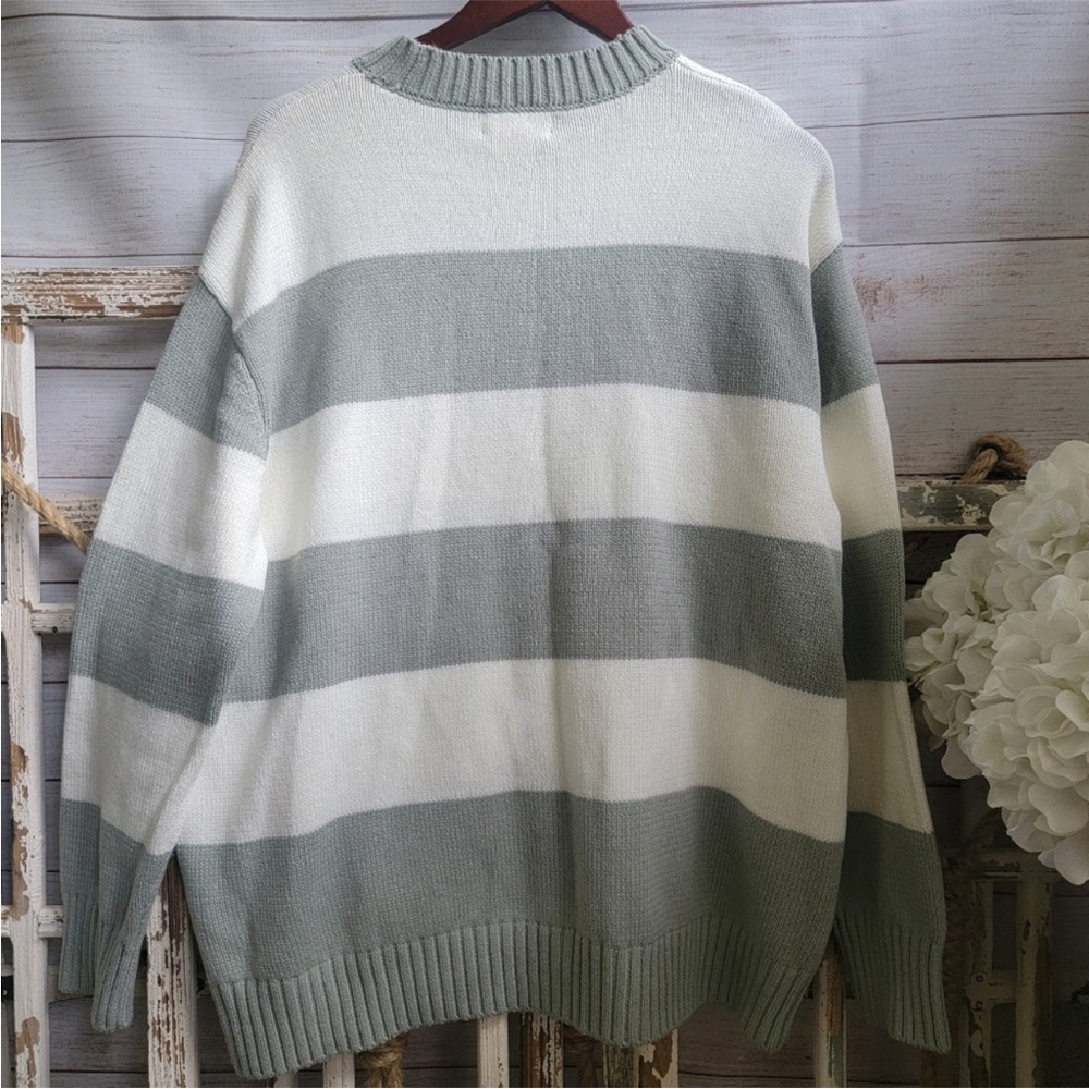 Jessica Simpson Sweater - Picture 2 of 3